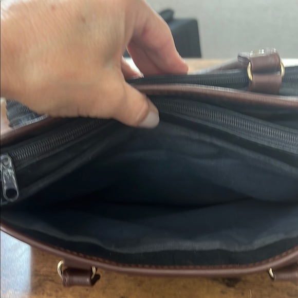 Dolce Vita Navy and Brown Textured Jackson Handbag - Picture 10 of 13